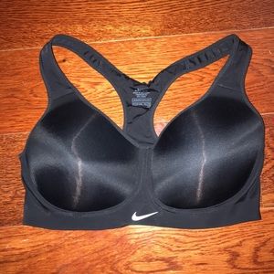 Women’s Nike Dri-fit bra 34D